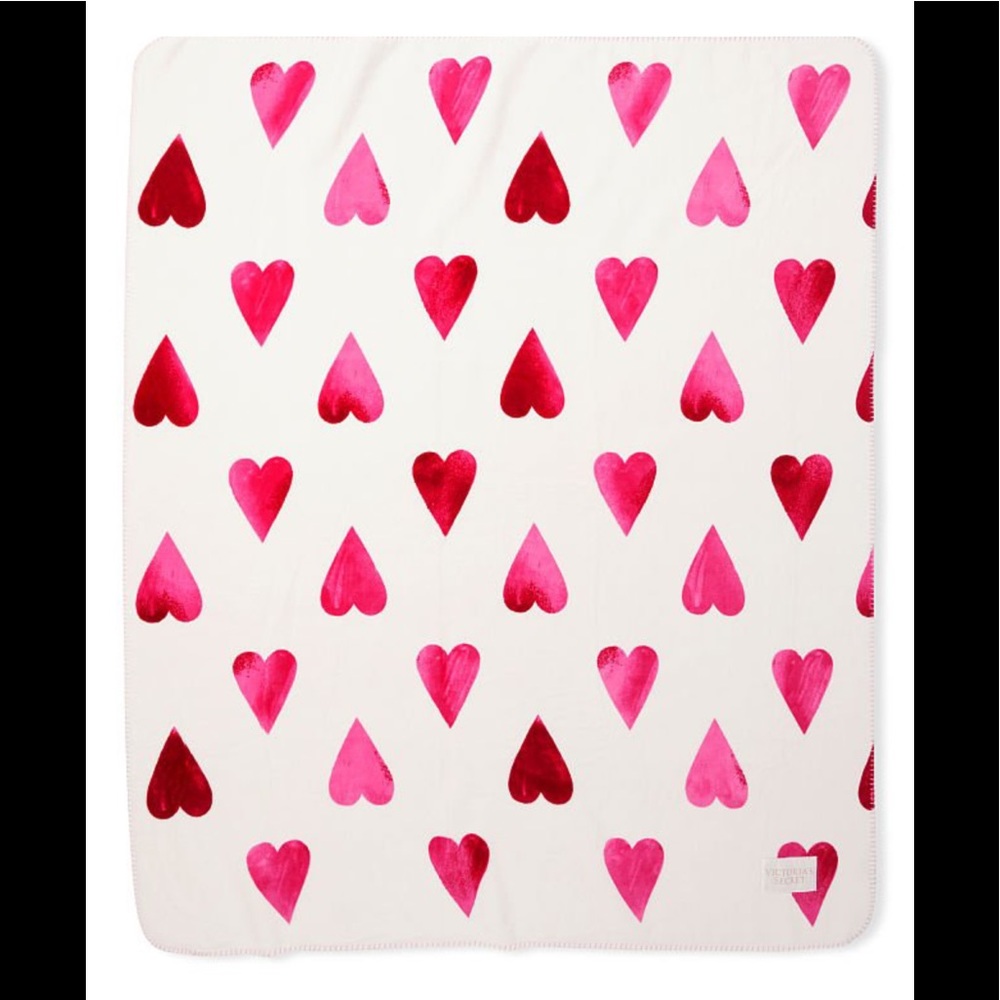 Victoria’s Secret Cozy Plush Fleece Heart Blanket NWT